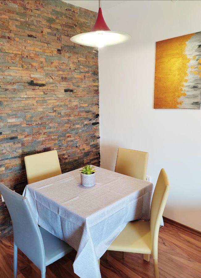 Appartamento Soncni Apartma Ancarano Esterno foto