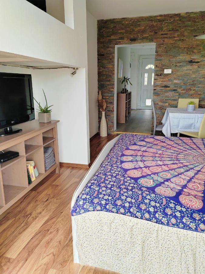 Appartamento Soncni Apartma Ancarano Esterno foto